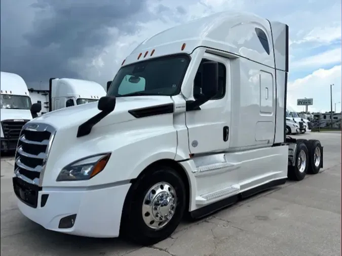 2022 Freightliner Cascadia 126