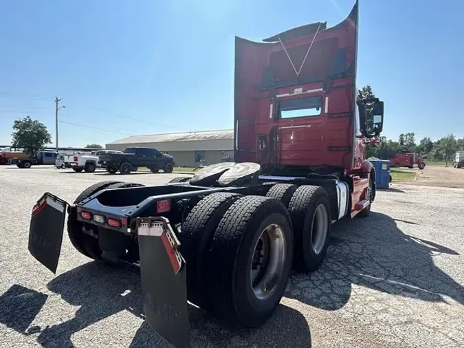 2020 VOLVO VNR64T300