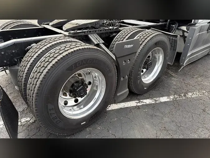 2022 FREIGHTLINER CA126