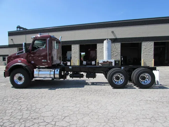 2025 Kenworth T880 Short Hood