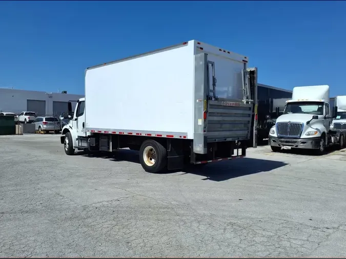 2017 FREIGHTLINER/MERCEDES M2 106