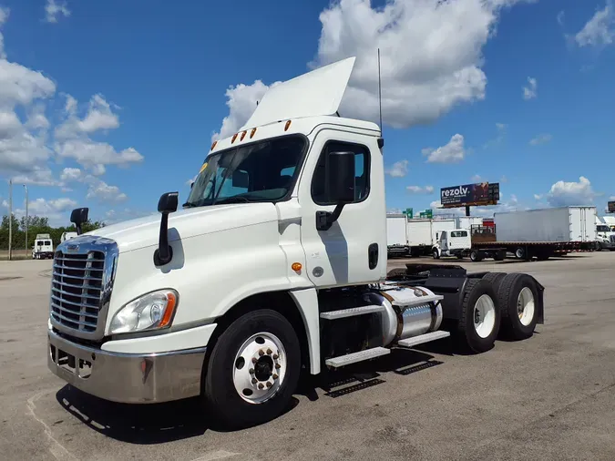 2018 FREIGHTLINER/MERCEDES CASCADIA 125