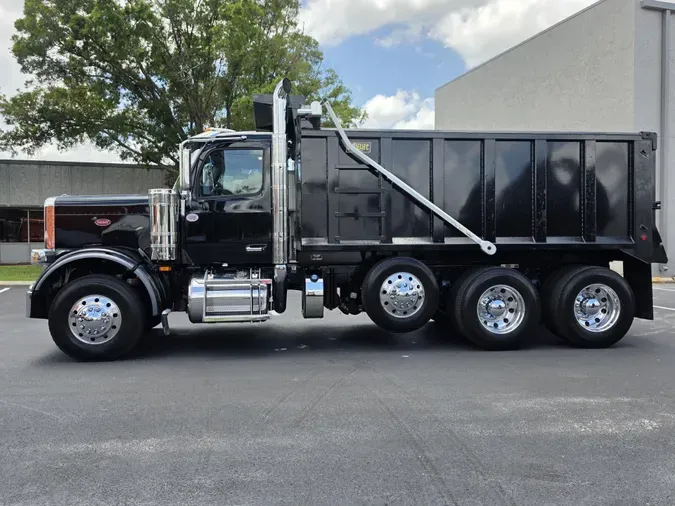 2025 Peterbilt 589925ad366bb0a4ba24d396ab6bd26f779