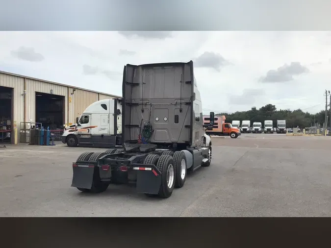 2022 International LT