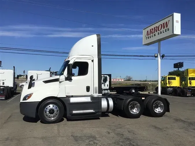 2021 FREIGHTLINER CA126