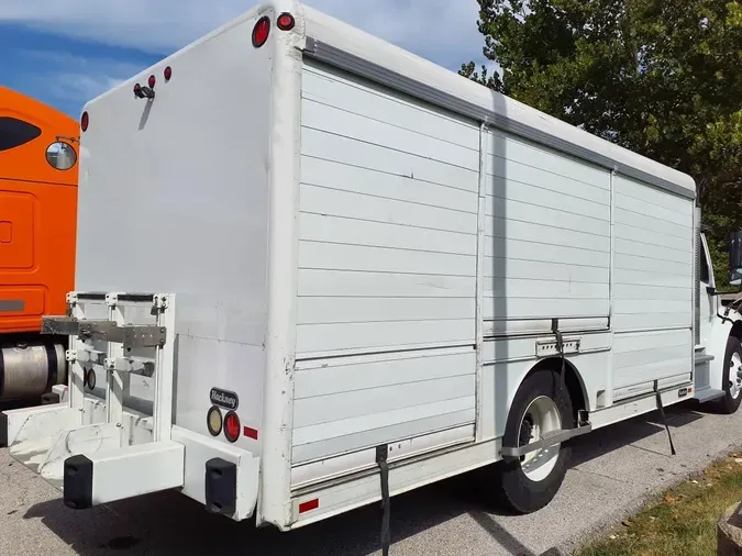 2017 FREIGHTLINER M2 106