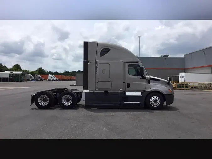 2023 Freightliner Cascadia 126