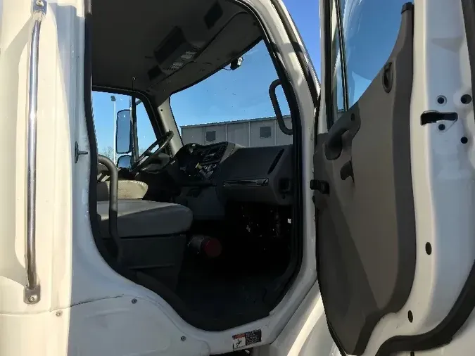 2019 Freightliner M2