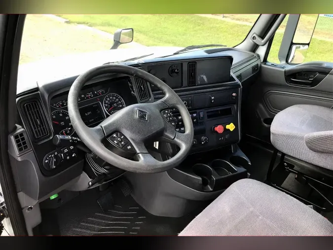 2021 INT LT625 6x4