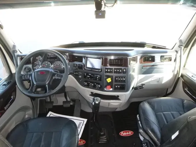 2021 Peterbilt 579