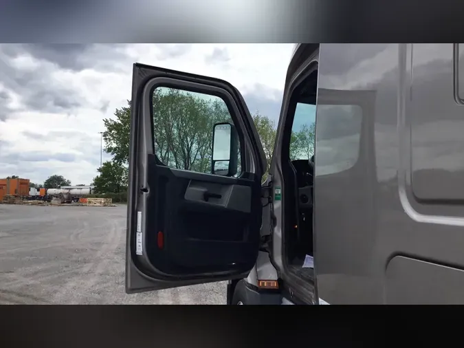 2022 Freightliner Cascadia 126