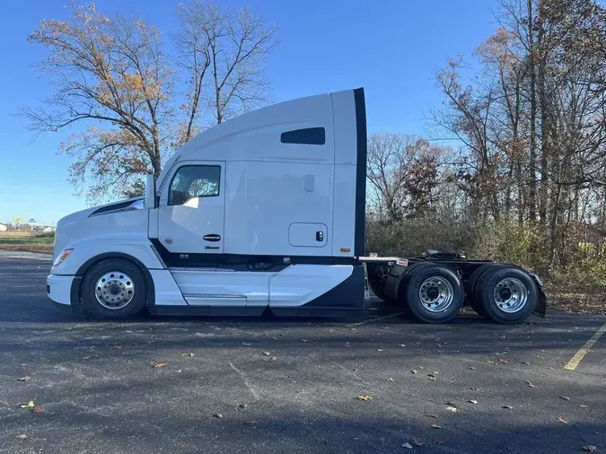 2025 Kenworth T680