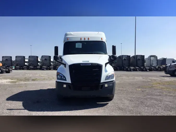 2020 Freightliner Cascadia 126