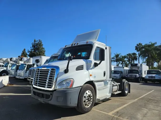 2016 FREIGHTLINER/MERCEDES CASCADIA 113