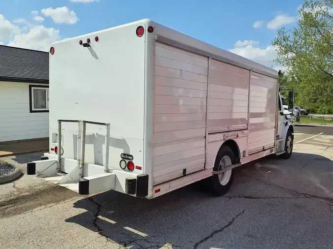 2017 FREIGHTLINER/MERCEDES M2 106
