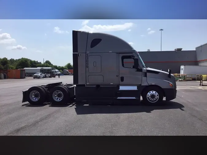 2025 Freightliner Cascadia 126
