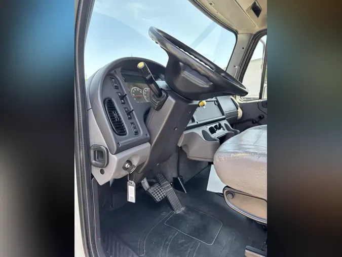 2022 Freightliner Business Class M2 106