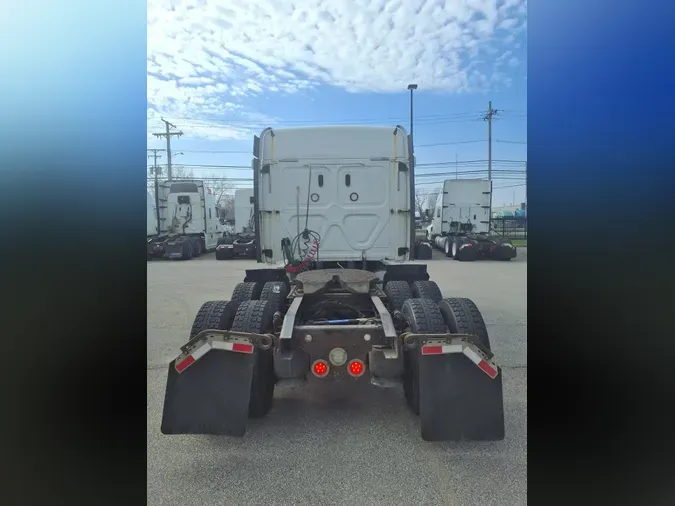 2018 FREIGHTLINER/MERCEDES CASCADIA 125