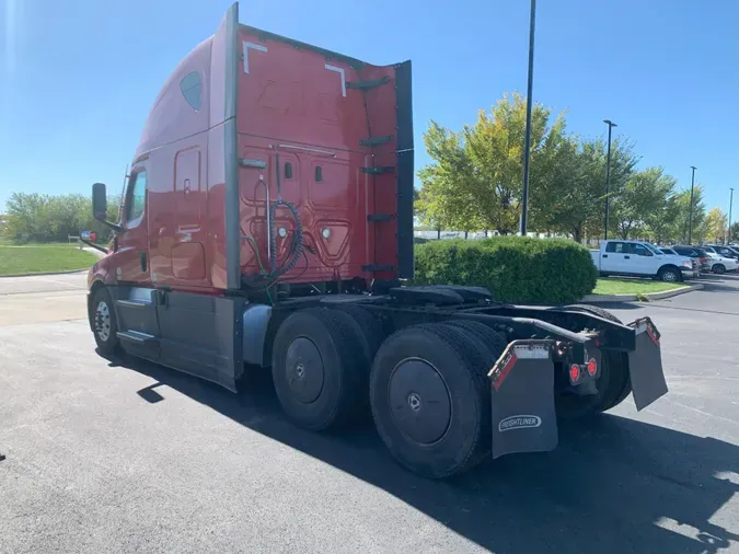 2021 Freightliner Cascadia