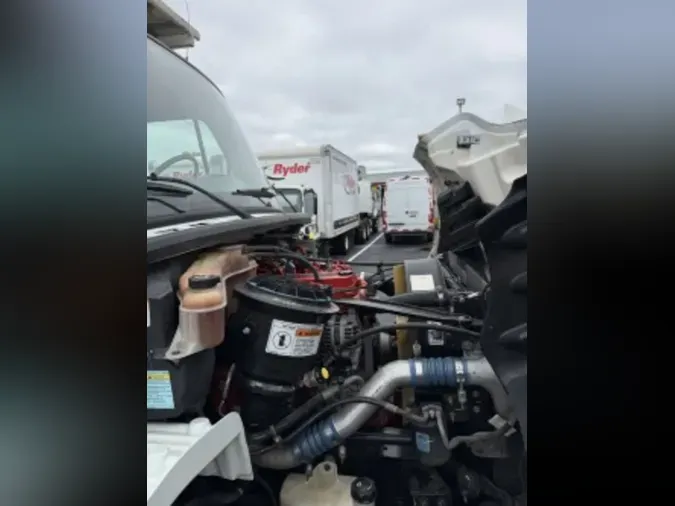 2018 FREIGHTLINER/MERCEDES M2 106