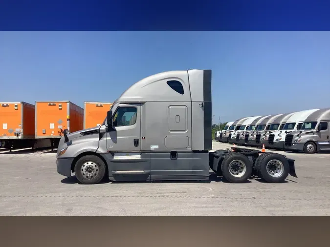 2024 Freightliner Cascadia 12692895f54c99aa0e26bb4040cb2a51751