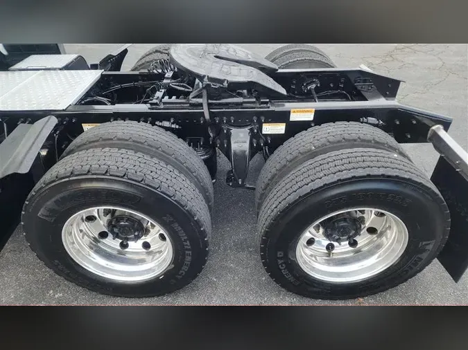 2020 FREIGHTLINER CA126