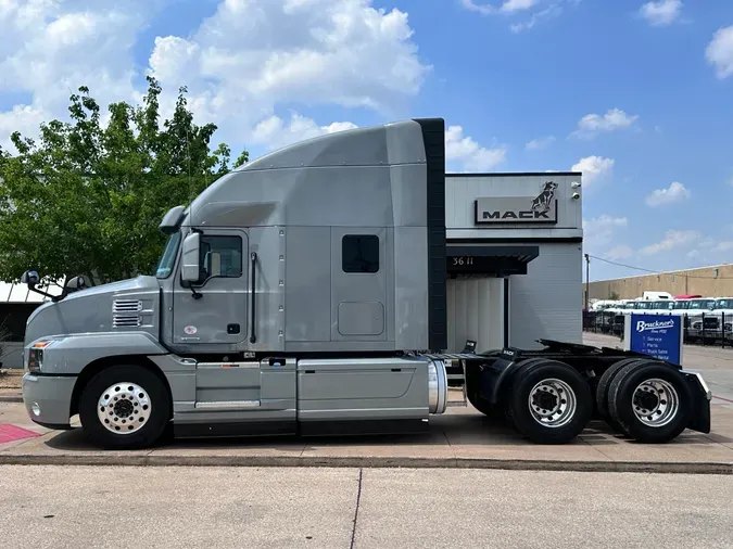 2025 MACK AN64T70