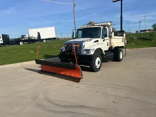 2004 International WORKSTAR 7400
