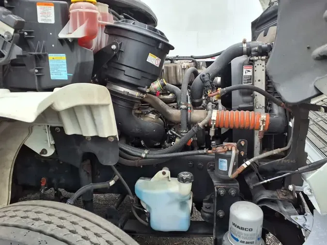 2020 FREIGHTLINER M2 106