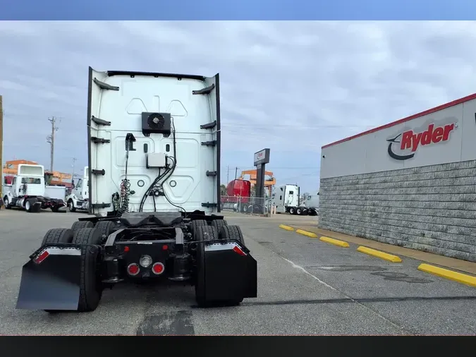 2020 FREIGHTLINER/MERCEDES CASCADIA 125