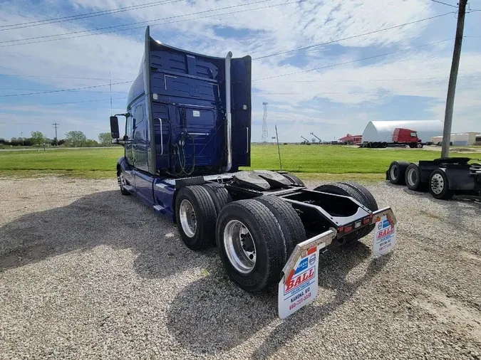 2019 VOLVO VNL64T740