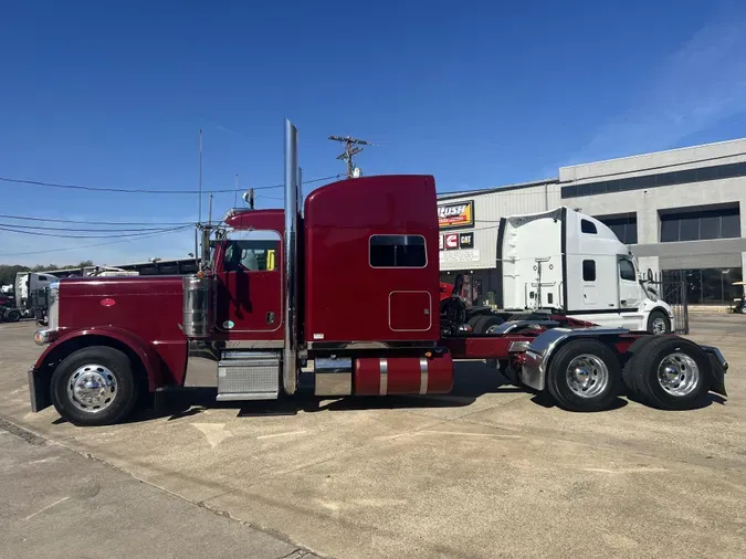 2022 Peterbilt 389