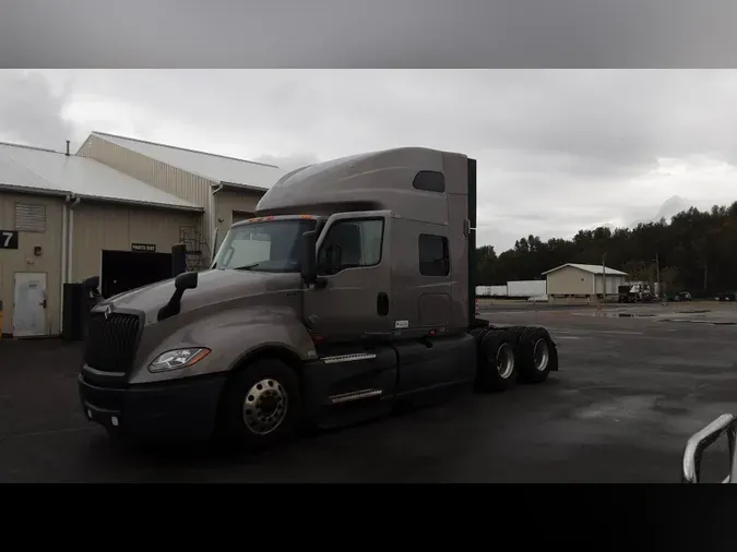 2022 International LT