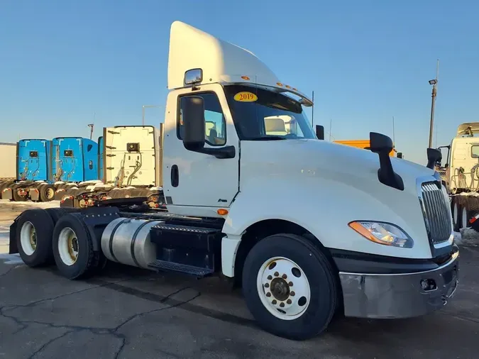 2019 NAVISTAR INTERNATIONAL LT625 DAYCAB T/A