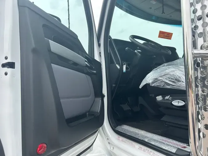 2026 Kenworth T880 Short Hood