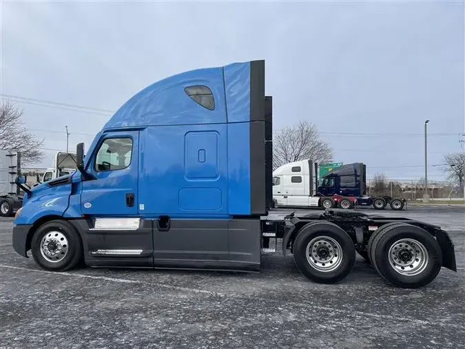 2021 FREIGHTLINER CA126