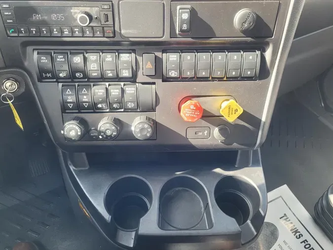 2022 International LT625