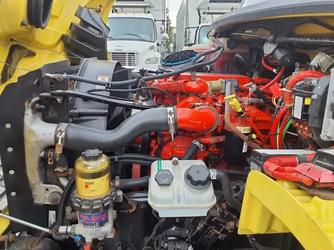 2016 FREIGHTLINER M2 106