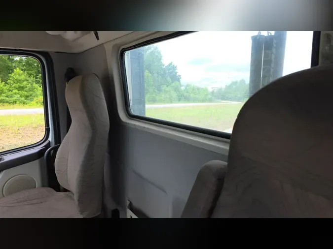 2018 Volvo VNL300