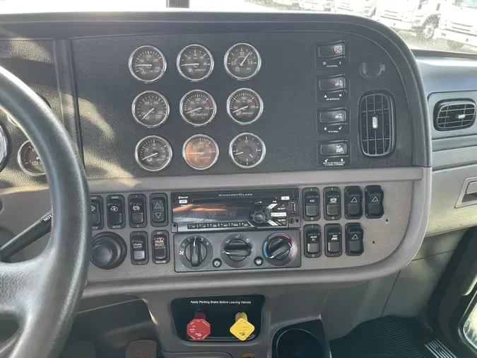 2019 Peterbilt 389