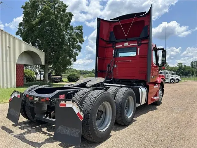 2020 VOLVO VNR64T300