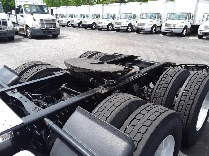 2018 FREIGHTLINER/MERCEDES CASCADIA 125