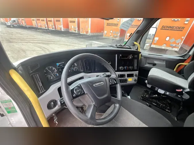 2022 Freightliner Cascadia 126