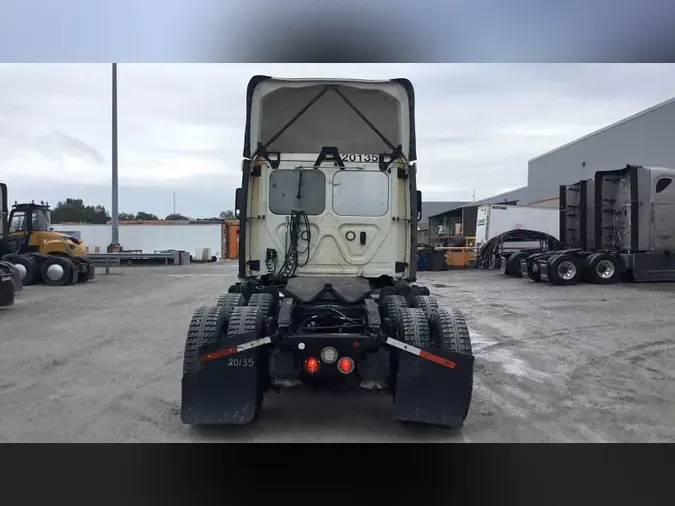 2020 Freightliner Cascadia 126