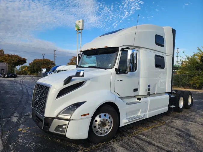 2021 VOLVO VNL64T860