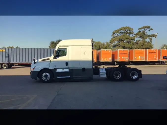 2022 Freightliner Cascadia 12692b21805a8fbbd01c25048273a6f0ed1