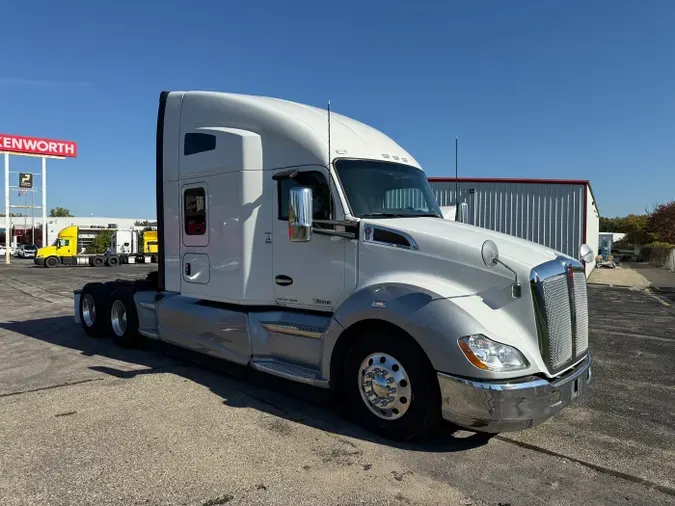 2022 Kenworth T68092b826b9f62e028fb04bd88484c627c7