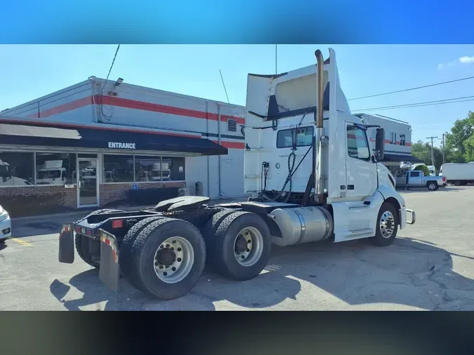 2020 VOLVO VNL64T-300