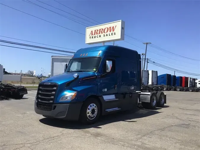 2021 FREIGHTLINER CA126