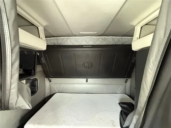 2019 FREIGHTLINER CASCADEVO1